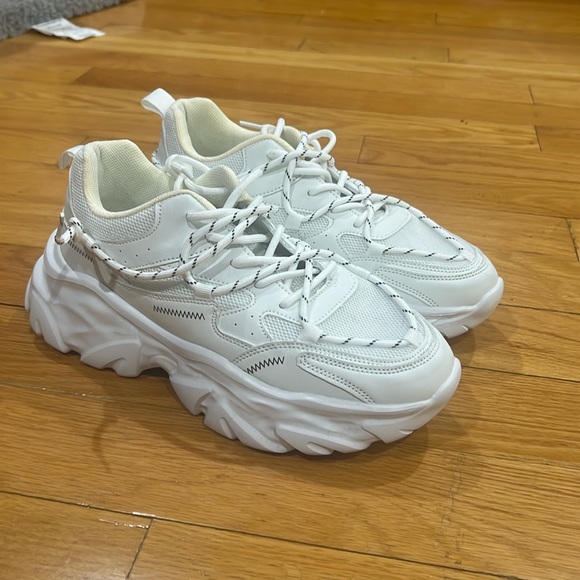 Brand New white chunky shoes; size 9 Men - Picture 1 of 4